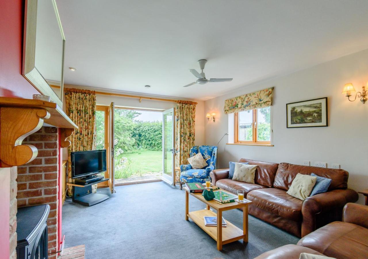 Brights Farm Lodge Bramfield  Dış mekan fotoğraf